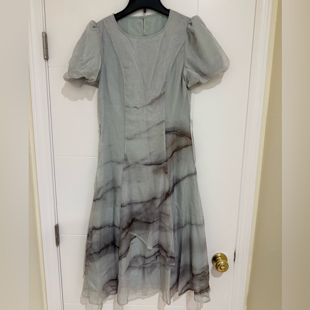 Chic High-Low Gray Dress with Marble Design